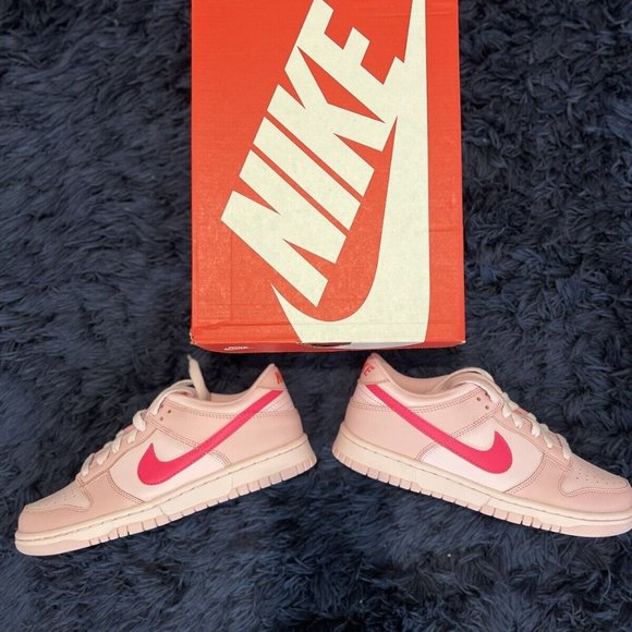 Nike Dunk Low Triple Pink Size US 6 Brand New - Picture 2 of 5